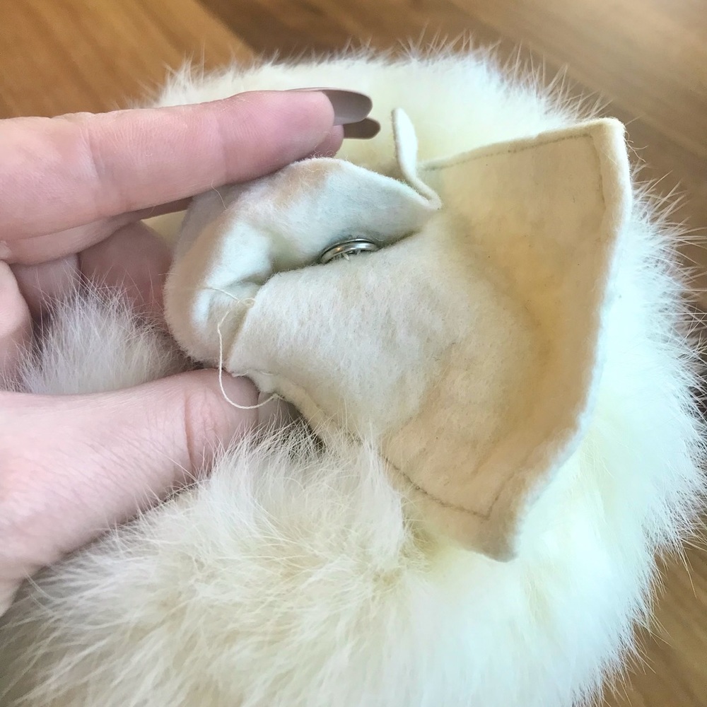 Vintage Rabbit Fur Hand-warmer 🤍 - Picture 4 of 7
